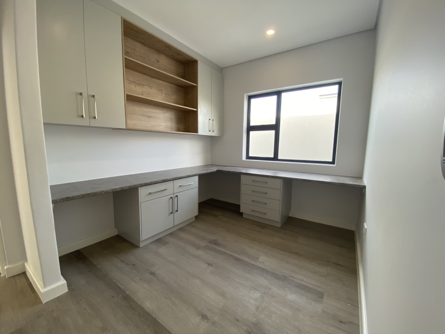 4 Bedroom Property for Sale in Sandown Western Cape
